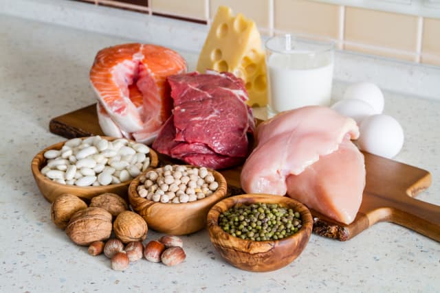 Cần cung cấp đủ protein